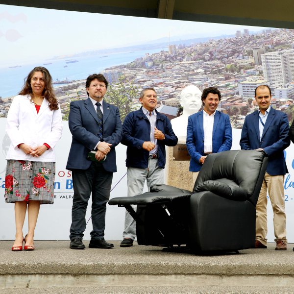 Foro Logístico de Valparaíso dona sillones al área de Pediatría del Hospital van Buren