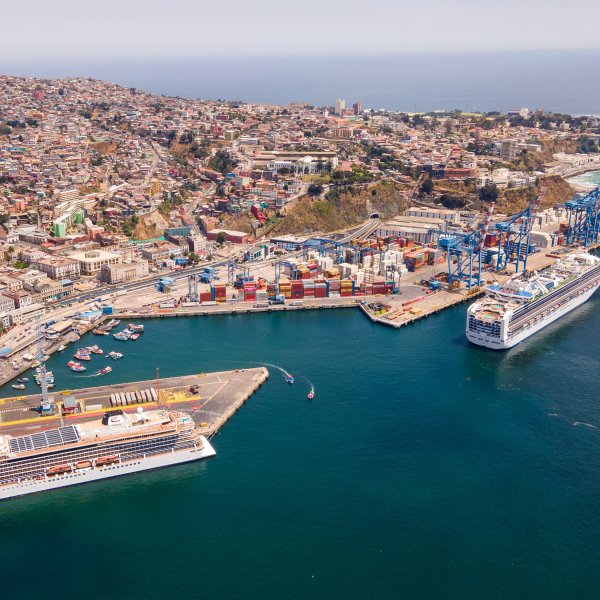 San Antonio y Valparaíso: mirando el futuro de nuestros puertos