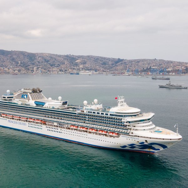 Puerto Valparaíso recibirá más de 6 mil visitantes a bordo del crucero Sapphire Princess