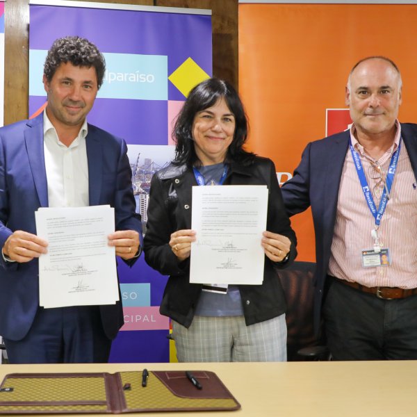 Puerto Valparaíso y BancoEstado firman convenio que beneficiará a organizaciones sociales