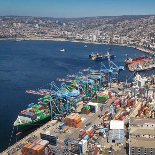 Puerto Valparaíso cierra 2025 con un sólido crecimiento en la transferencia de carga